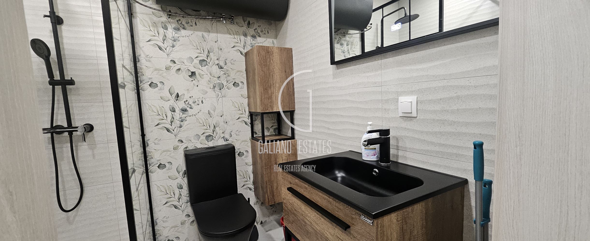 Модерен двустаен апартамент в кв. Полигона - 0