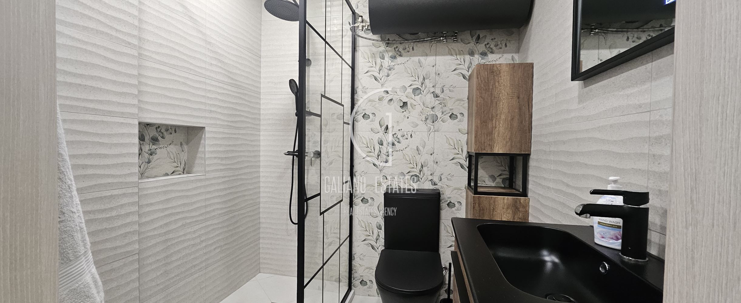 Модерен двустаен апартамент в кв. Полигона - 0