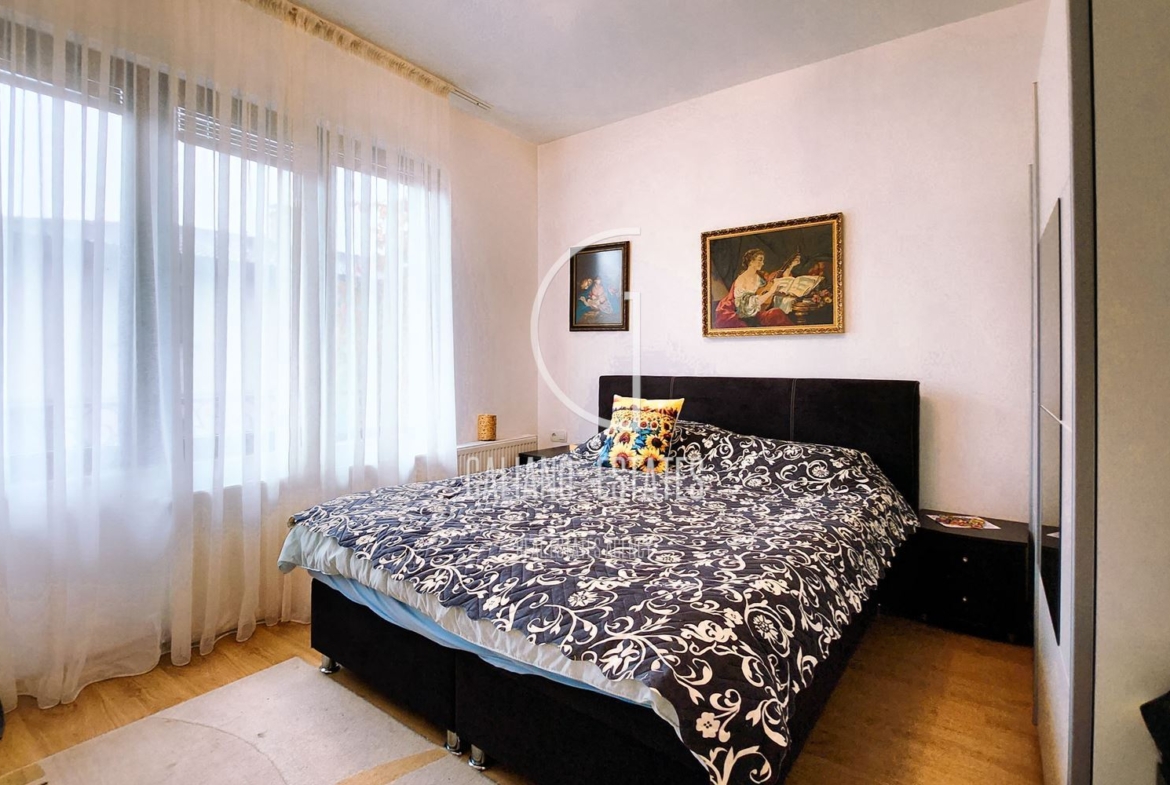 Елегантна къща в затворен комплекс до Англо-американското училище - 0