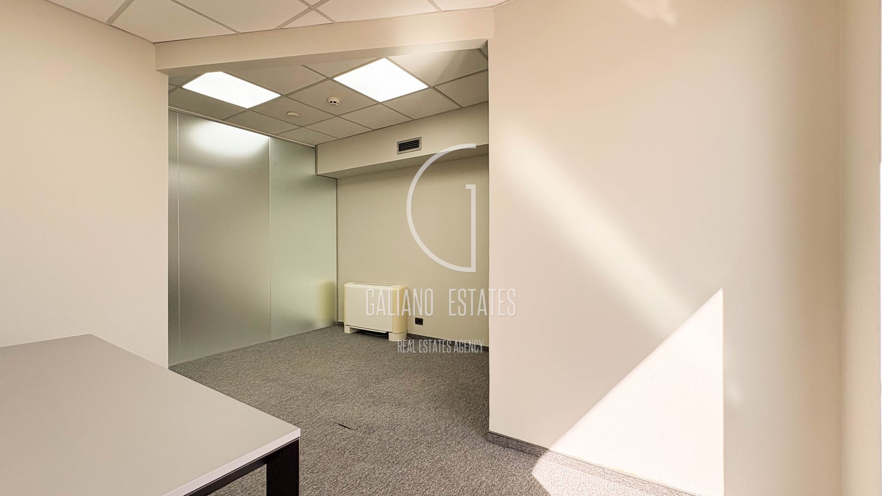 Офис в бизнес сграда до метростанция Жолио Кюри - 0