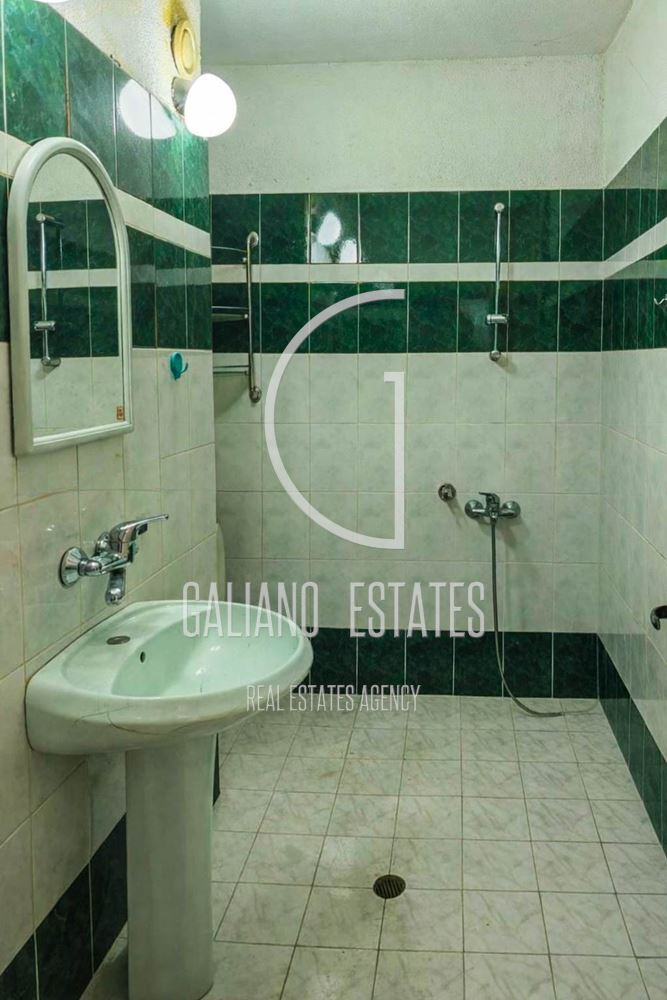 Просторен двустаен апартамент с потенциал за тристаен в ж.к. Дианабад - 0