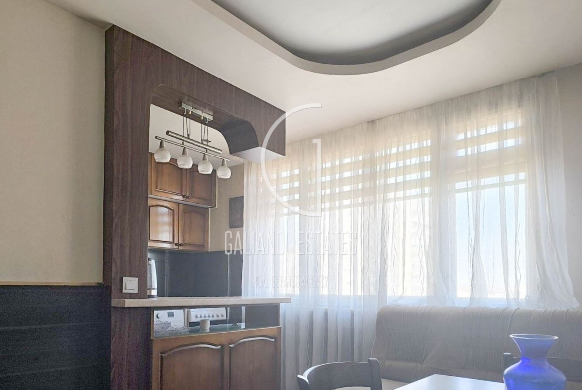 Елегантен тристаен апартамент в района на Медицинска академия - 0