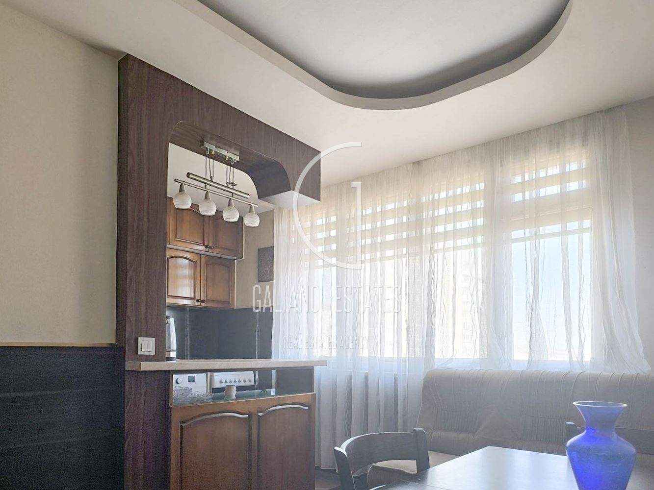 Елегантен тристаен апартамент в района на Медицинска академия - 0