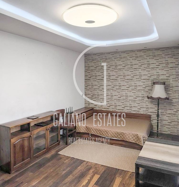 Елегантен тристаен апартамент в района на Медицинска академия - 0