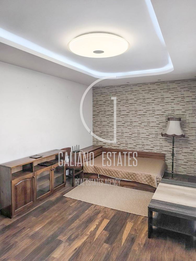 Елегантен тристаен апартамент в района на Медицинска академия - 0