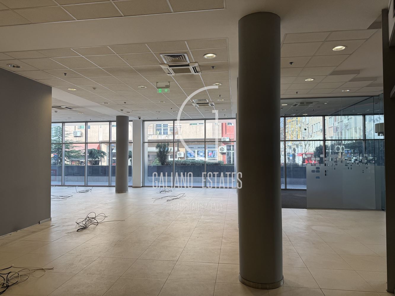 Просторен офис в сърцето на София - 0