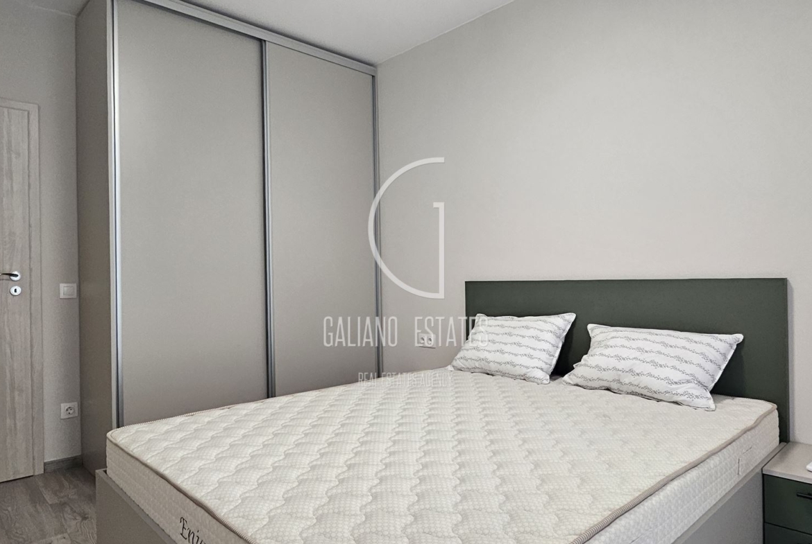 Модерен двустаен апартамент в кв. Полигона - 0