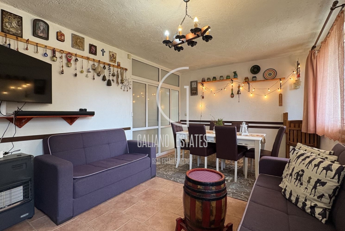 Уютна къща с панорамни гледки в с. Кладница - 0