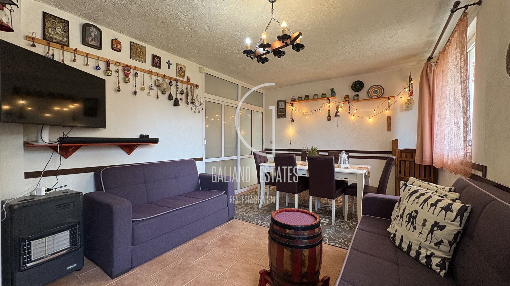 Уютна къща с панорамни гледки в с. Кладница - 0