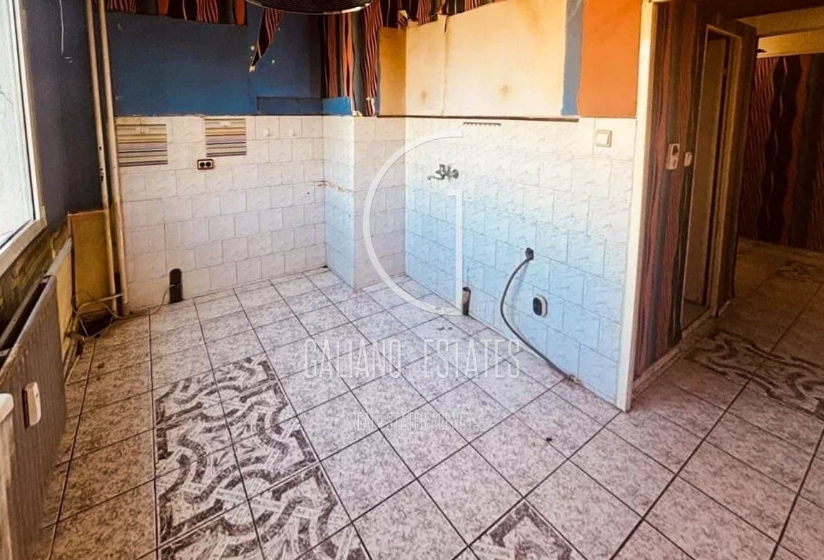 Просторен двустаен апартамент с потенциал за тристаен в ж.к. Дианабад - 0