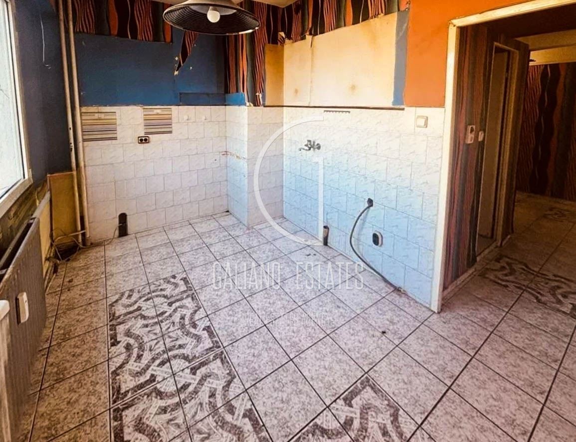 Просторен двустаен апартамент с потенциал за тристаен в ж.к. Дианабад - 0