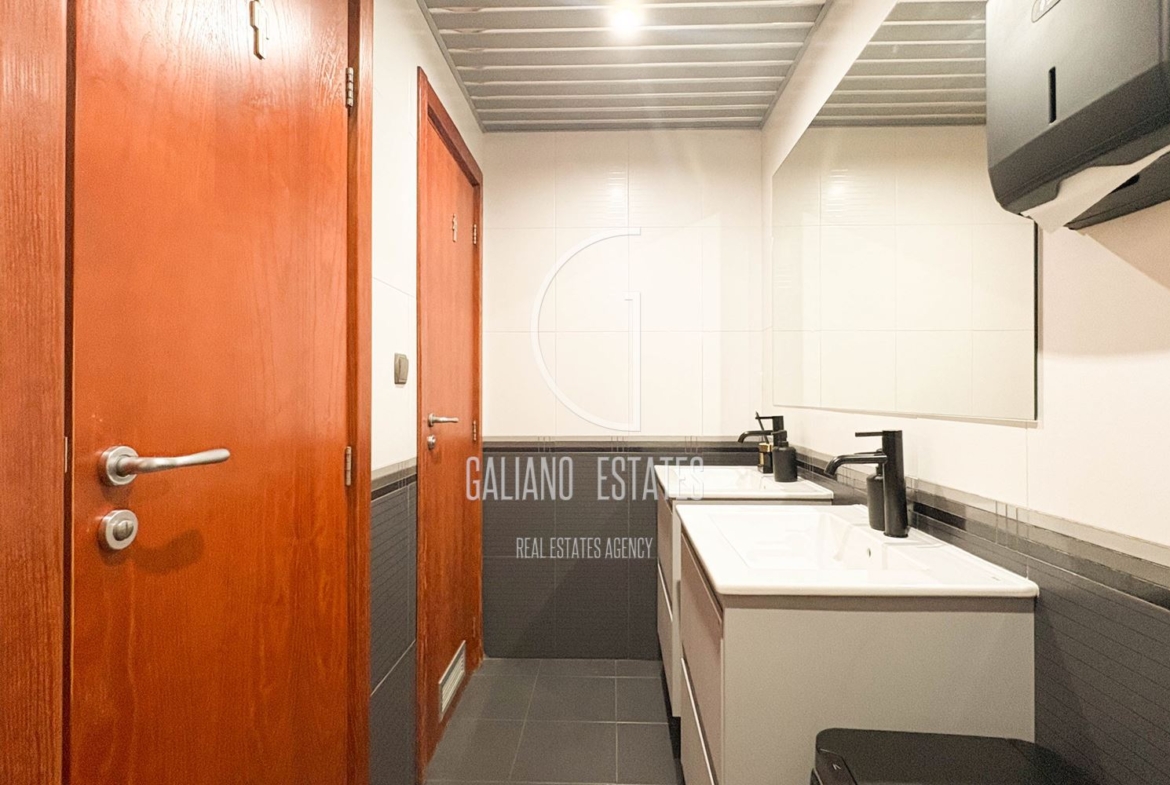 Офис в бизнес сграда до метростанция Жолио Кюри - 0