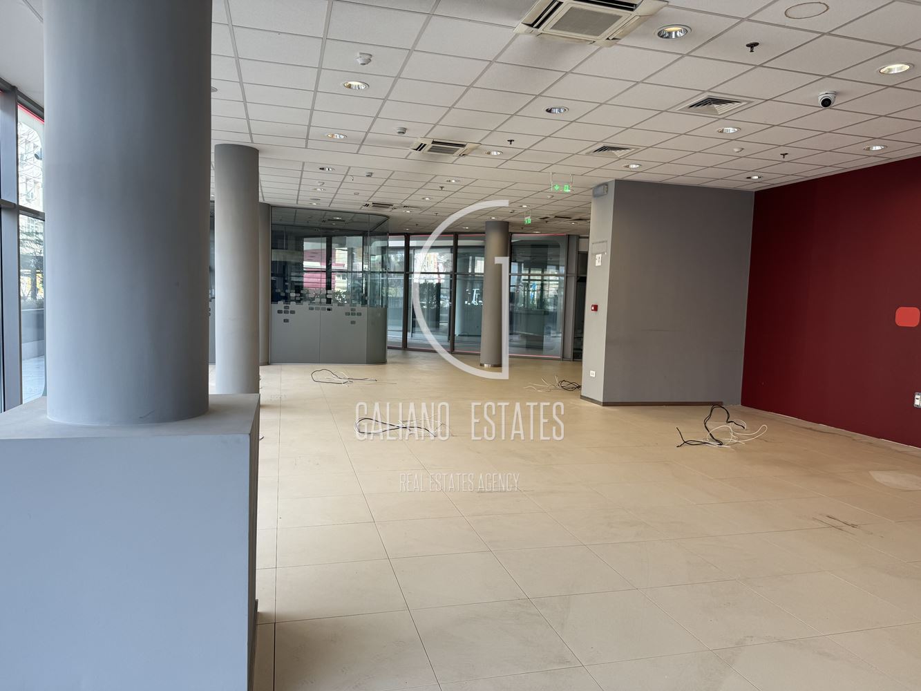 Просторен офис в сърцето на София - 0