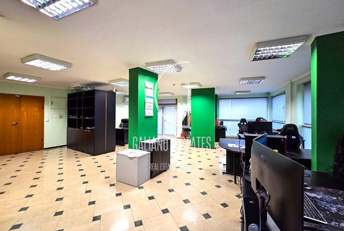 Елегантен офис с отлична локация в кв. Витоша - 0