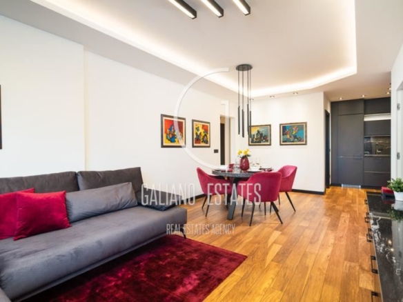 Елегантен тристаен апартамент с дизайнерско обзавеждане и паркомясто в кв. Витоша - 0