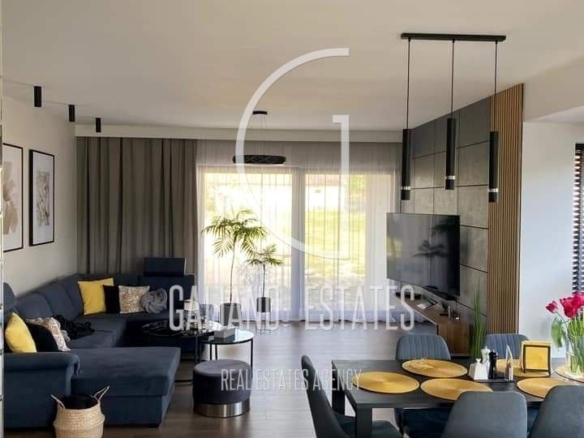 Слънчев тристаен апартамент в кв. Манастирски ливади- изток - 0