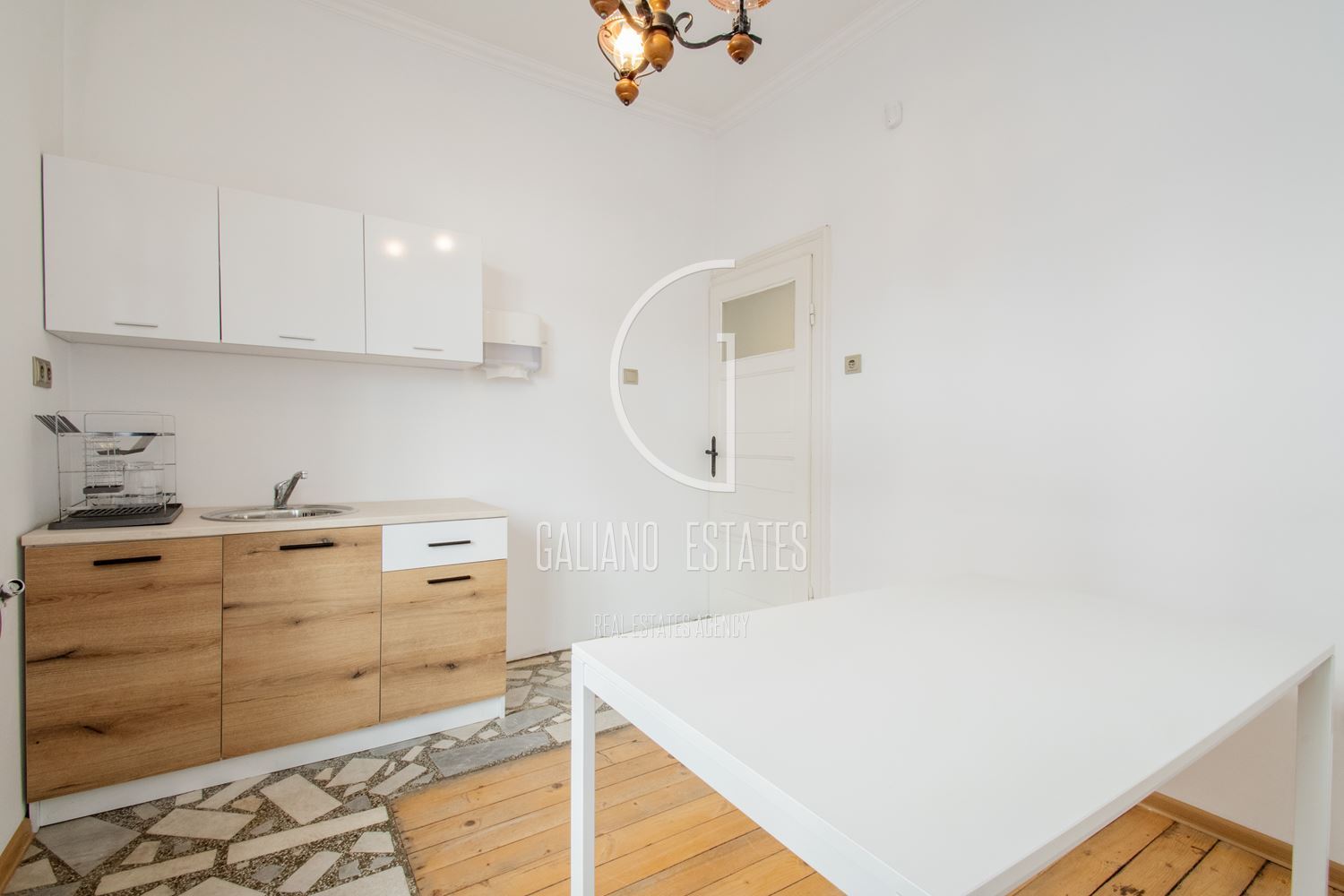 Функционален апартамент срещу парка на НДК - 0