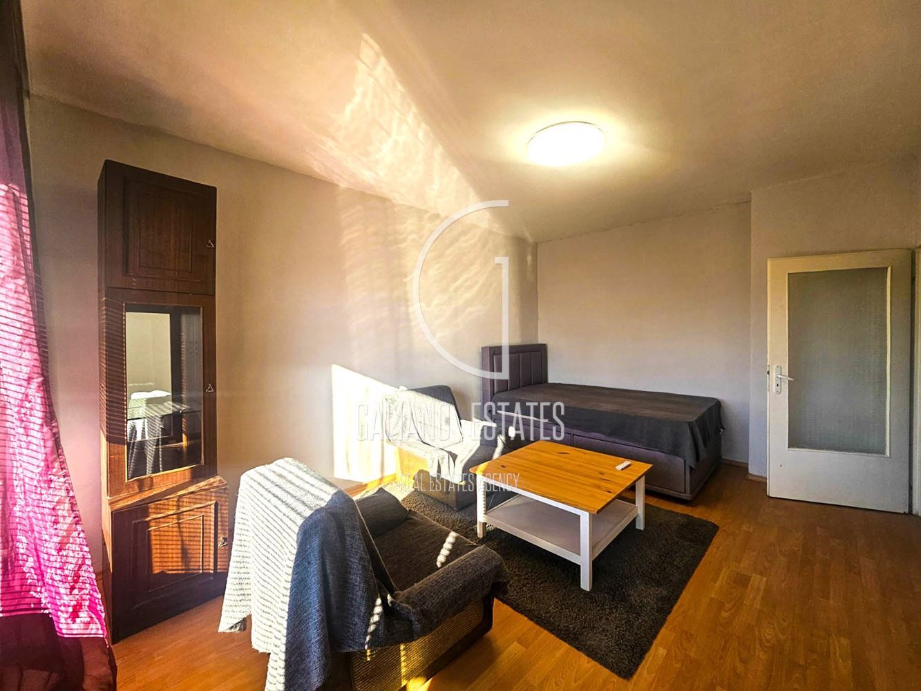 Южен двустаен апартамент в ж.к. Хаджи Димитър - 0