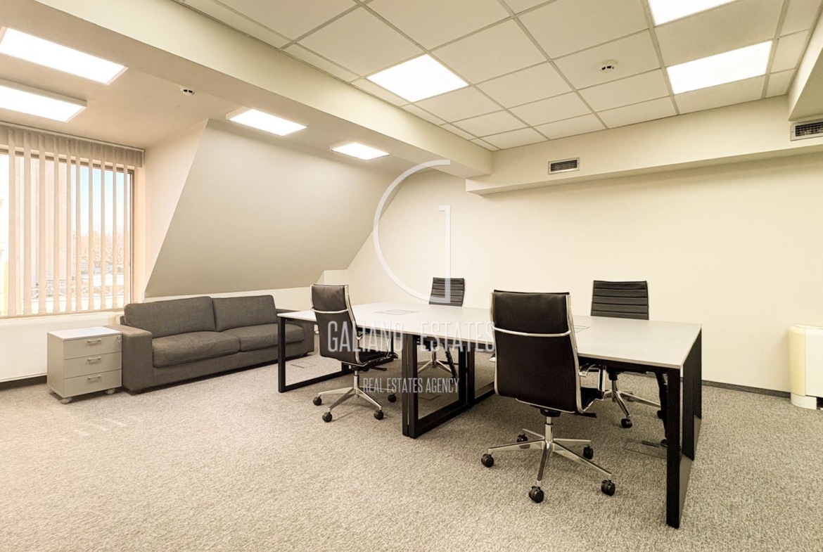 Офис в бизнес сграда до метростанция Жолио Кюри - 0