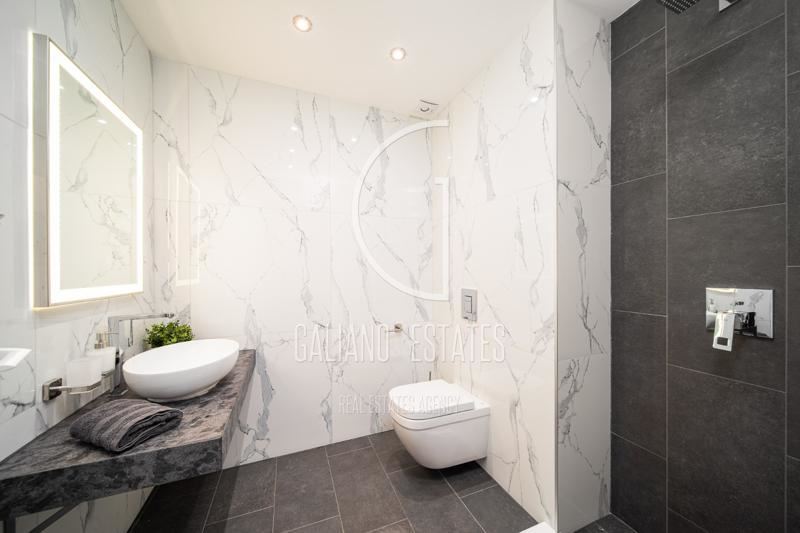 Елегантен тристаен апартамент с дизайнерско обзавеждане и паркомясто в кв. Витоша - 0