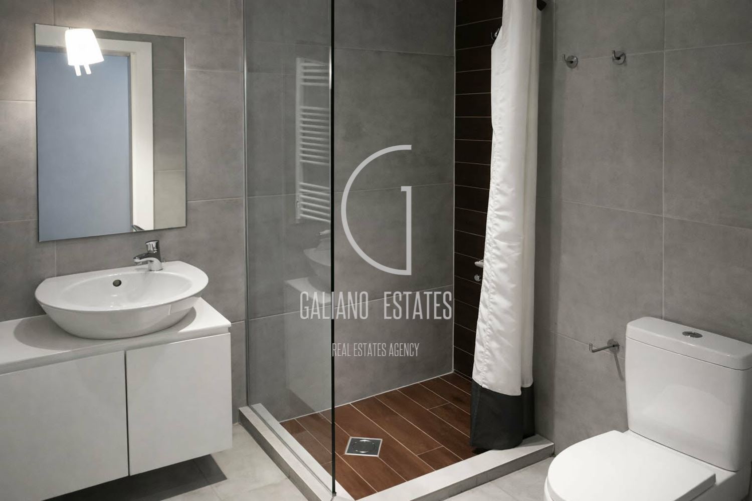 Уютен тристаен апартамент до УНСС-0 Уютен тристаен апартамент до УНСС - 0