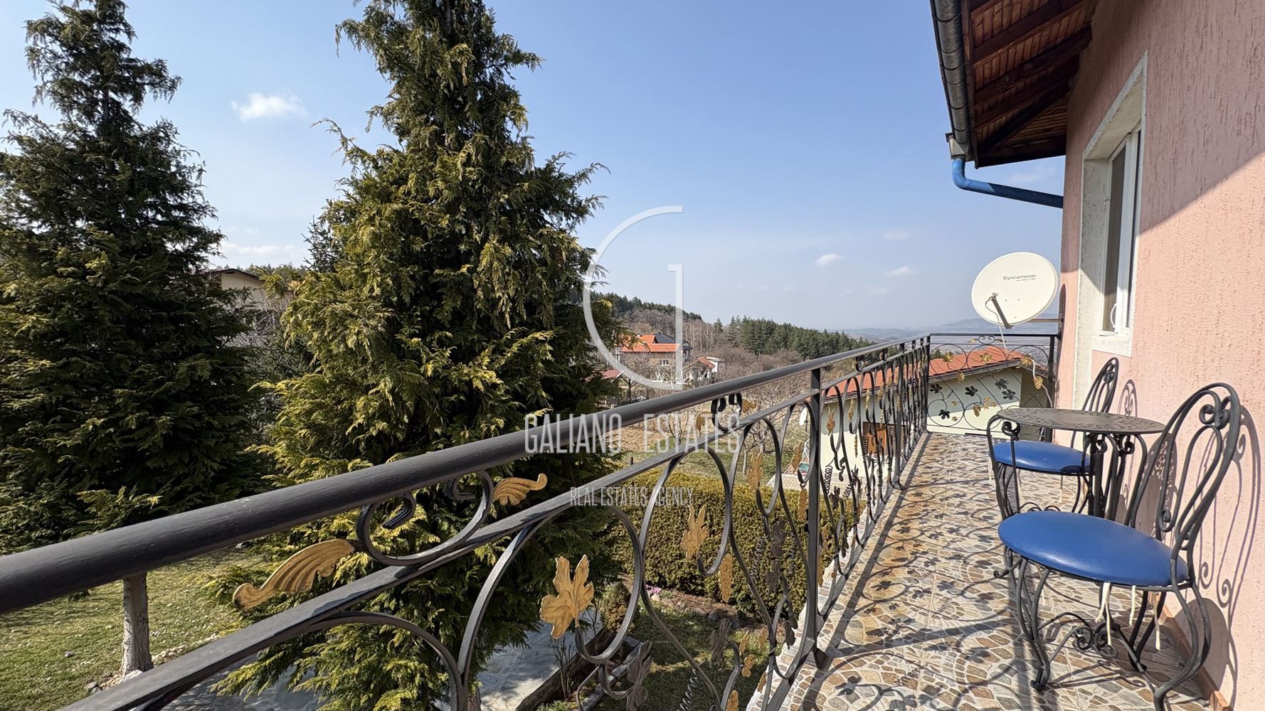 Уютна къща с панорамни гледки в с. Кладница - 0