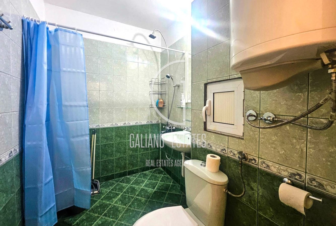 Южен двустаен апартамент в ж.к. Хаджи Димитър - 0