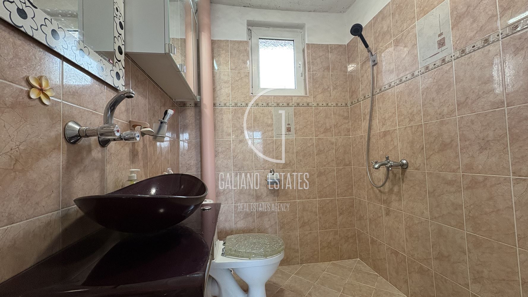 Уютна къща с панорамни гледки в с. Кладница - 0