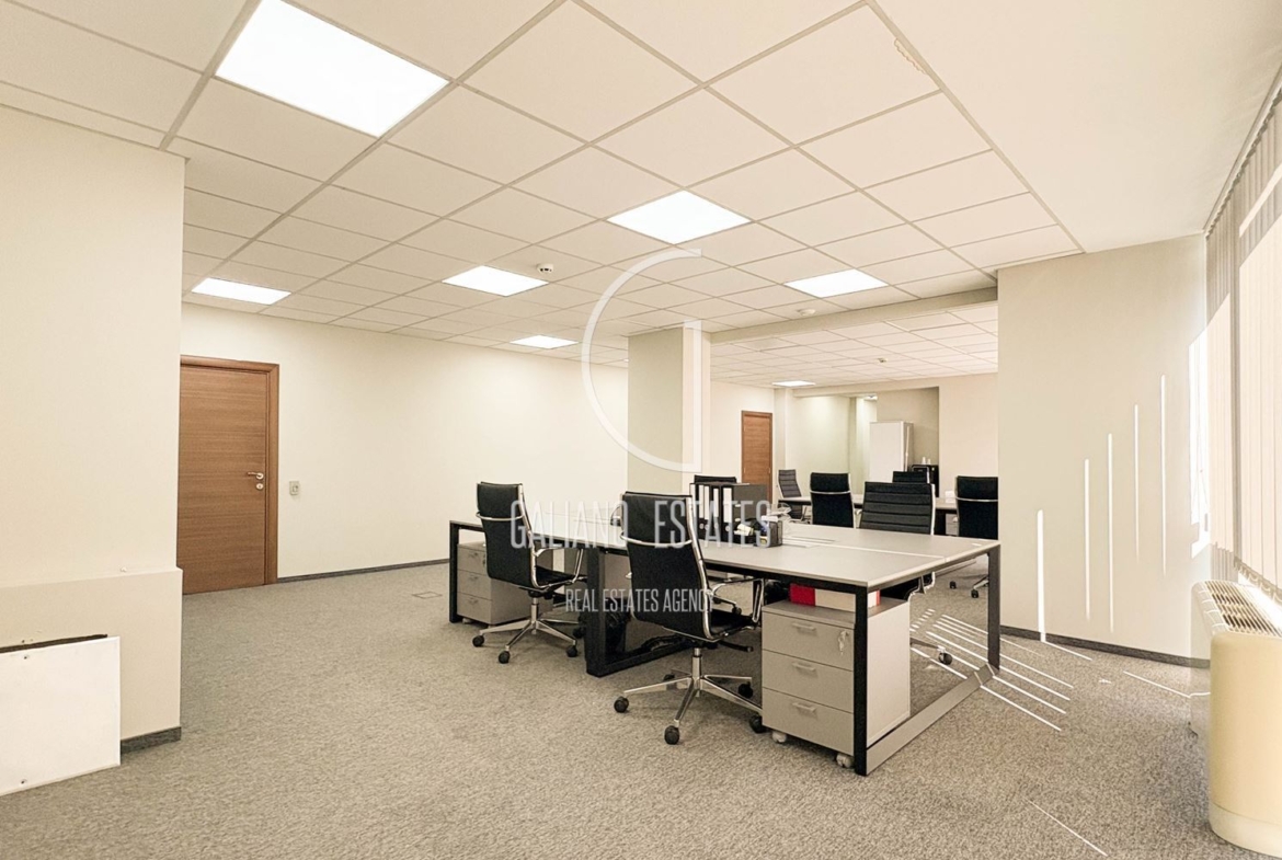 Офис в бизнес сграда до метростанция Жолио Кюри - 0