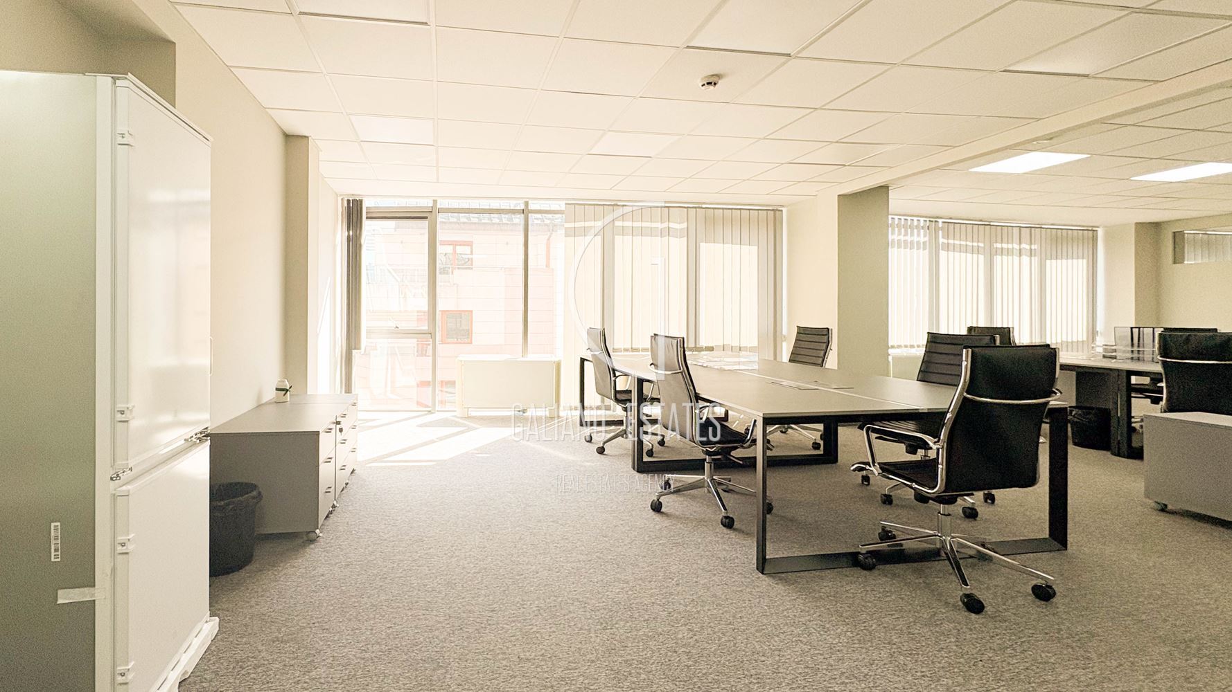 Офис в бизнес сграда до метростанция Жолио Кюри - 0