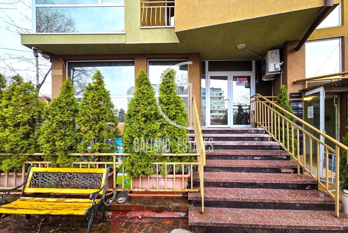 Елегантен офис с отлична локация в кв. Витоша - 0