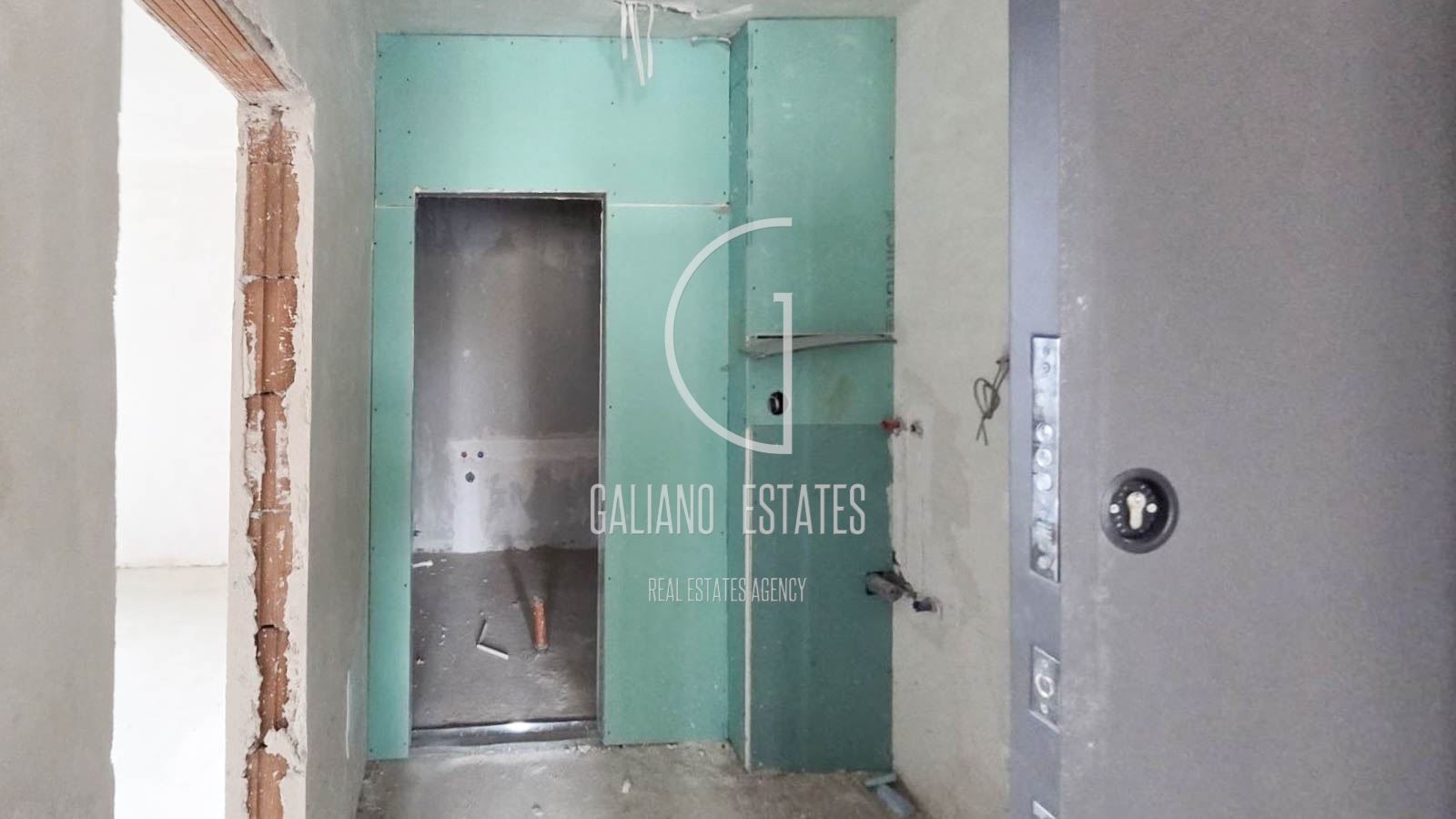 Функционален двустаен апартамент в жк. Младост 4 - 0