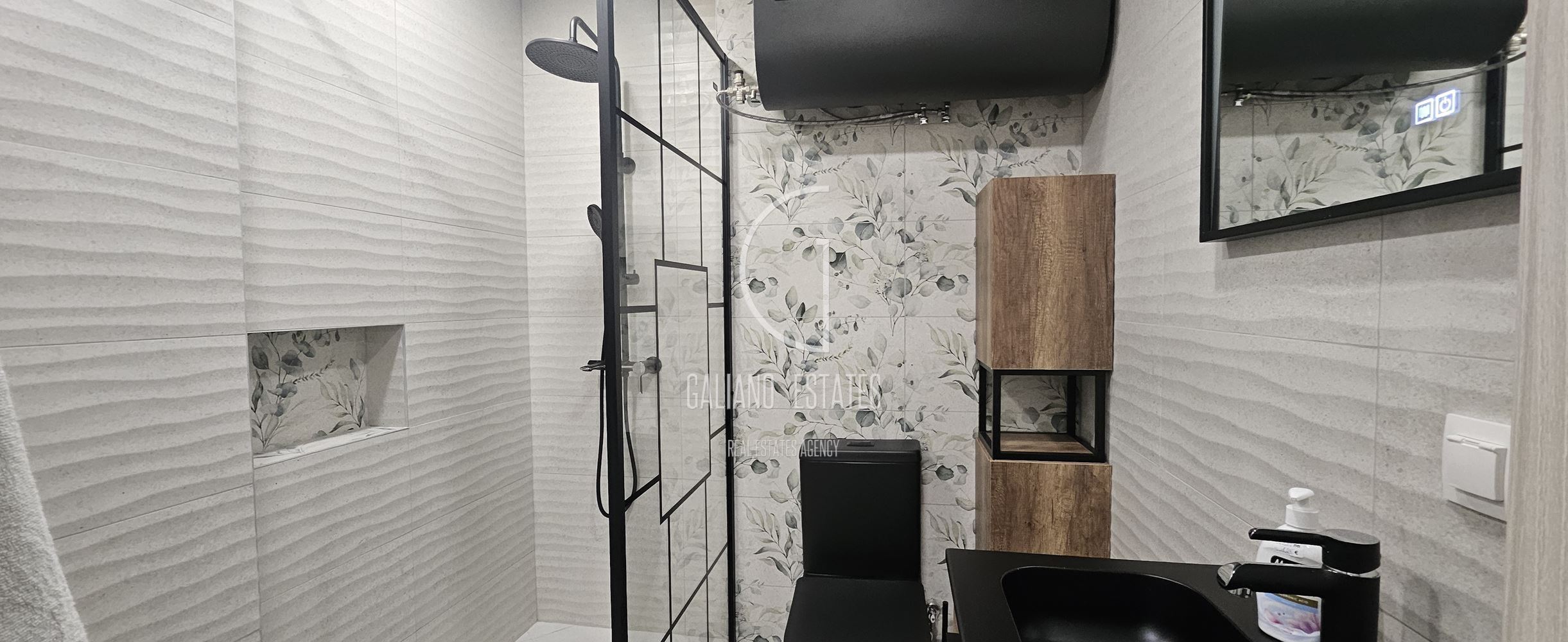 Модерен двустаен апартамент в кв. Полигона - 0