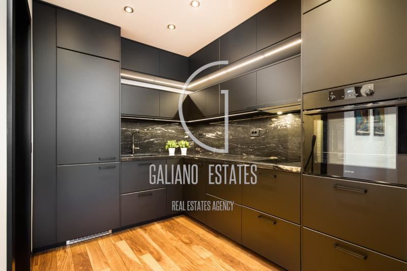 Елегантен тристаен апартамент с дизайнерско обзавеждане и паркомясто в кв. Витоша - 0