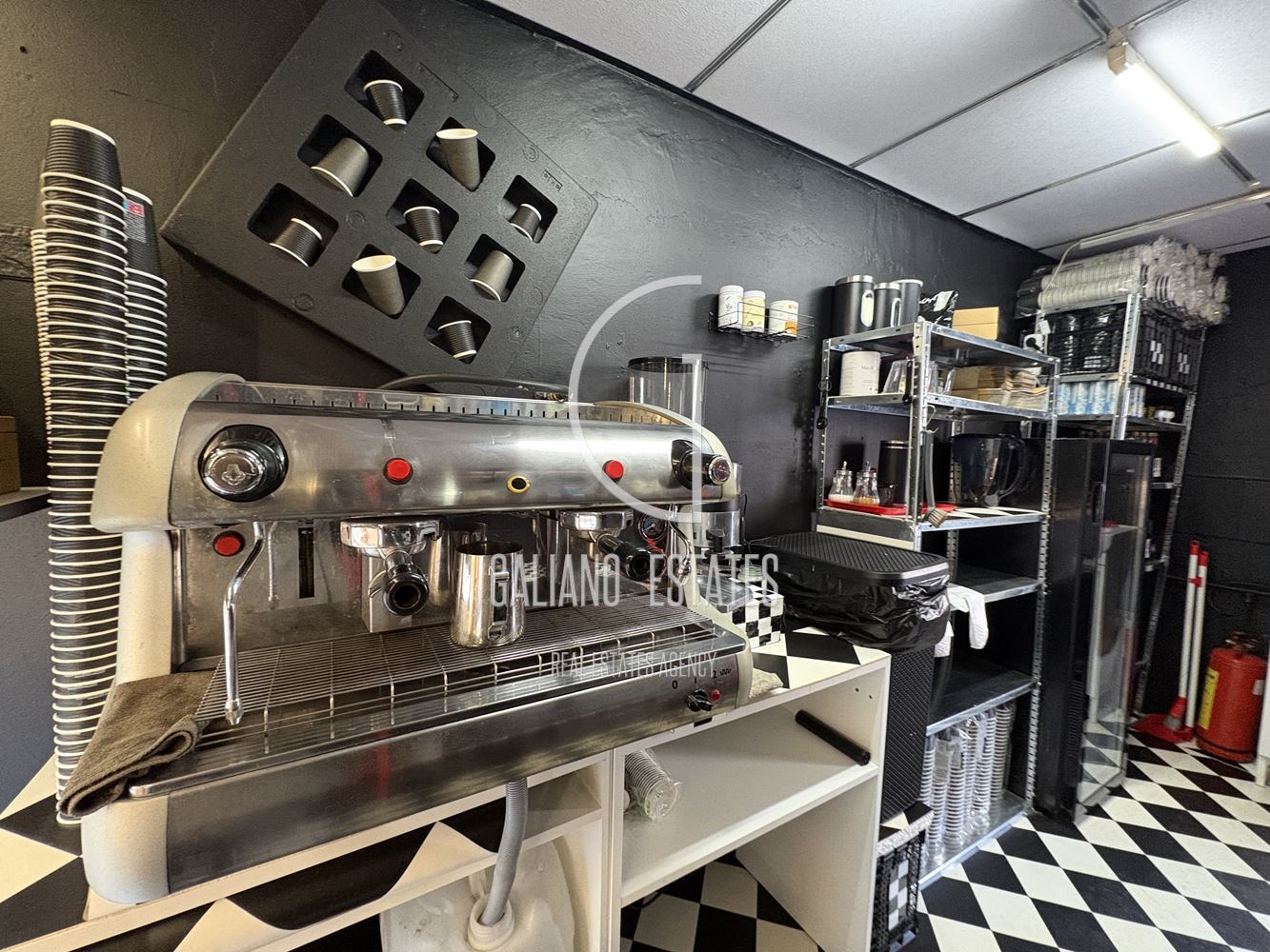 Бутиково магазинче за кафе в центъра на София - 0