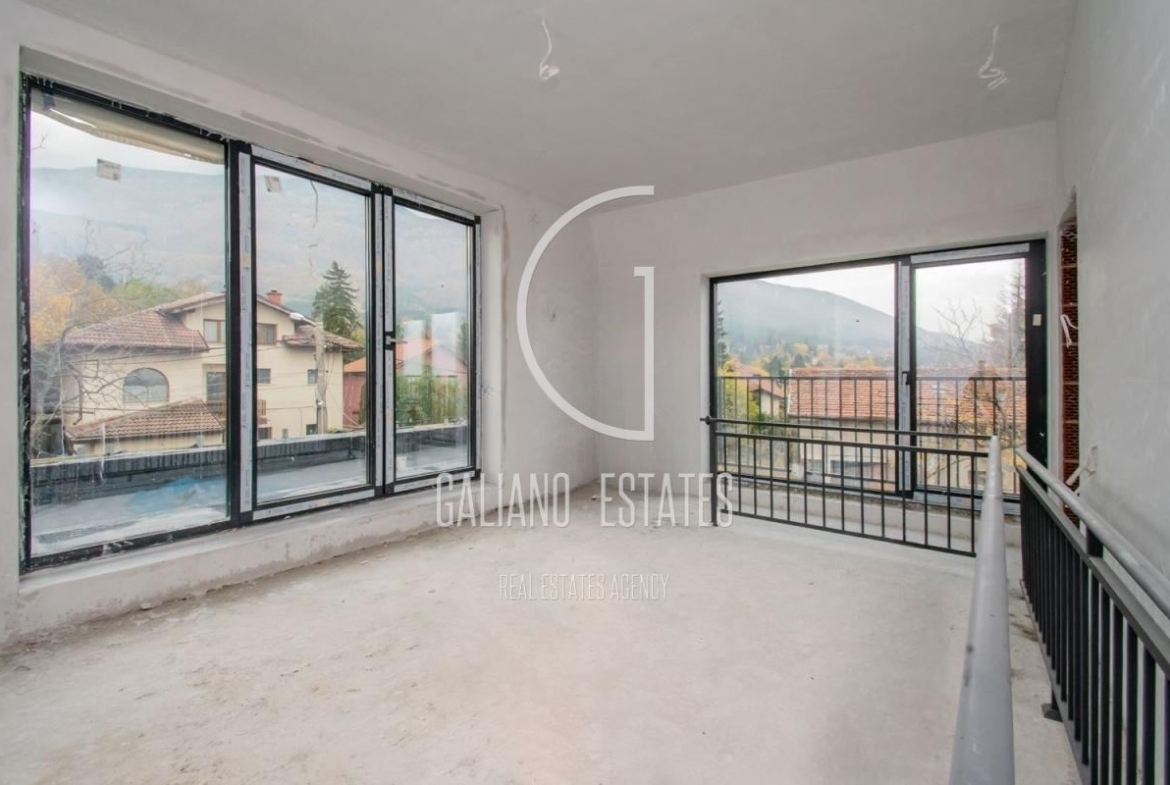 Модерна къща с просторен двор в бутиков комплекс в кв. Драгалевци - 0