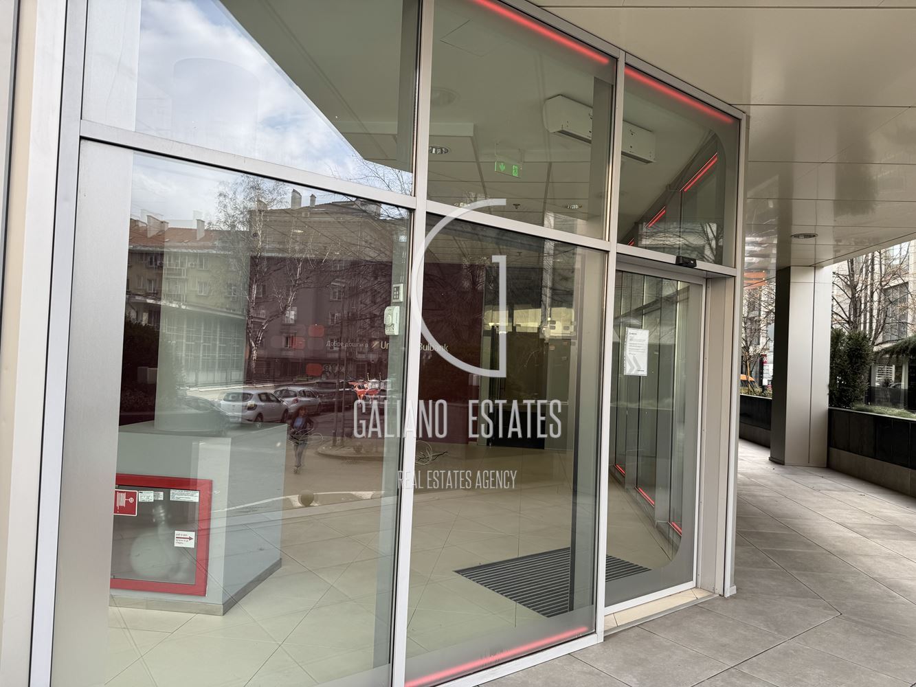 Просторен офис в сърцето на София - 0