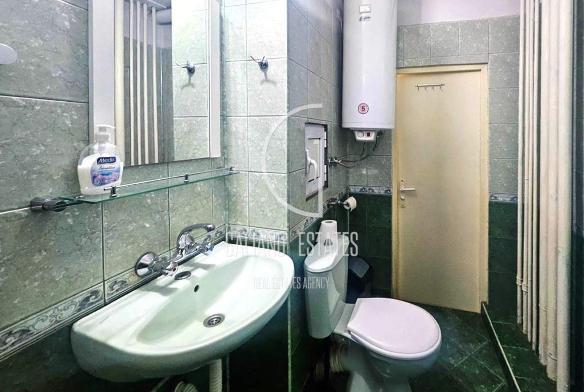 Южен двустаен апартамент в ж.к. Хаджи Димитър - 0