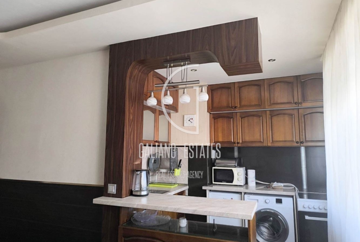 Елегантен тристаен апартамент в района на Медицинска академия - 0