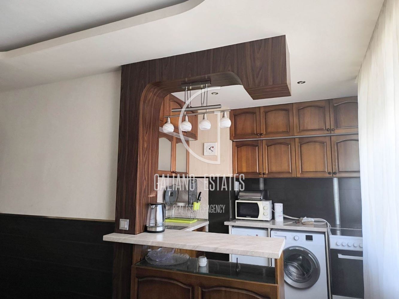 Елегантен тристаен апартамент в района на Медицинска академия - 0