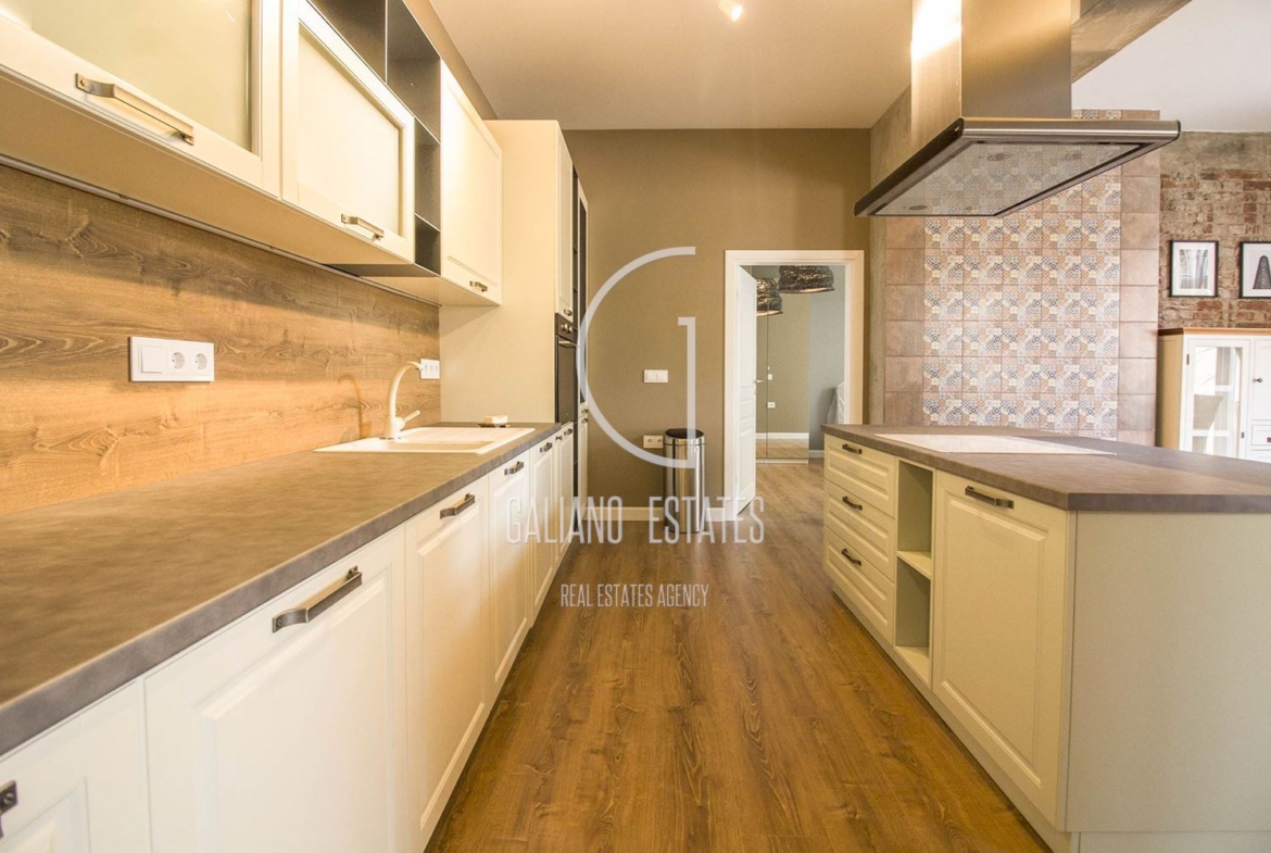 Просторен апартамент в Докторски паметник - 0