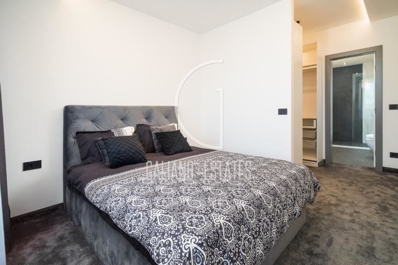 Елегантен тристаен апартамент с дизайнерско обзавеждане и паркомясто в кв. Витоша - 0