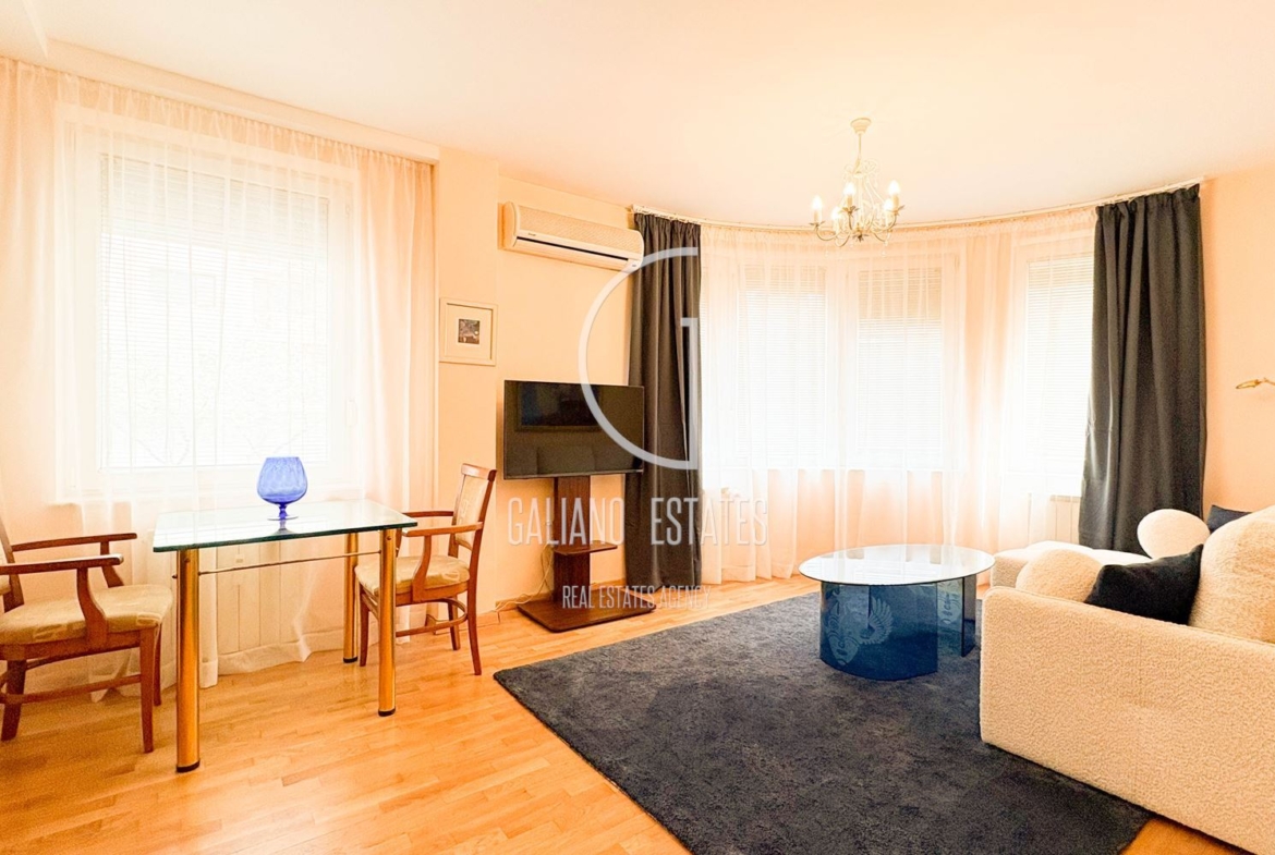 Уютен апартамент до Семинарията - 0