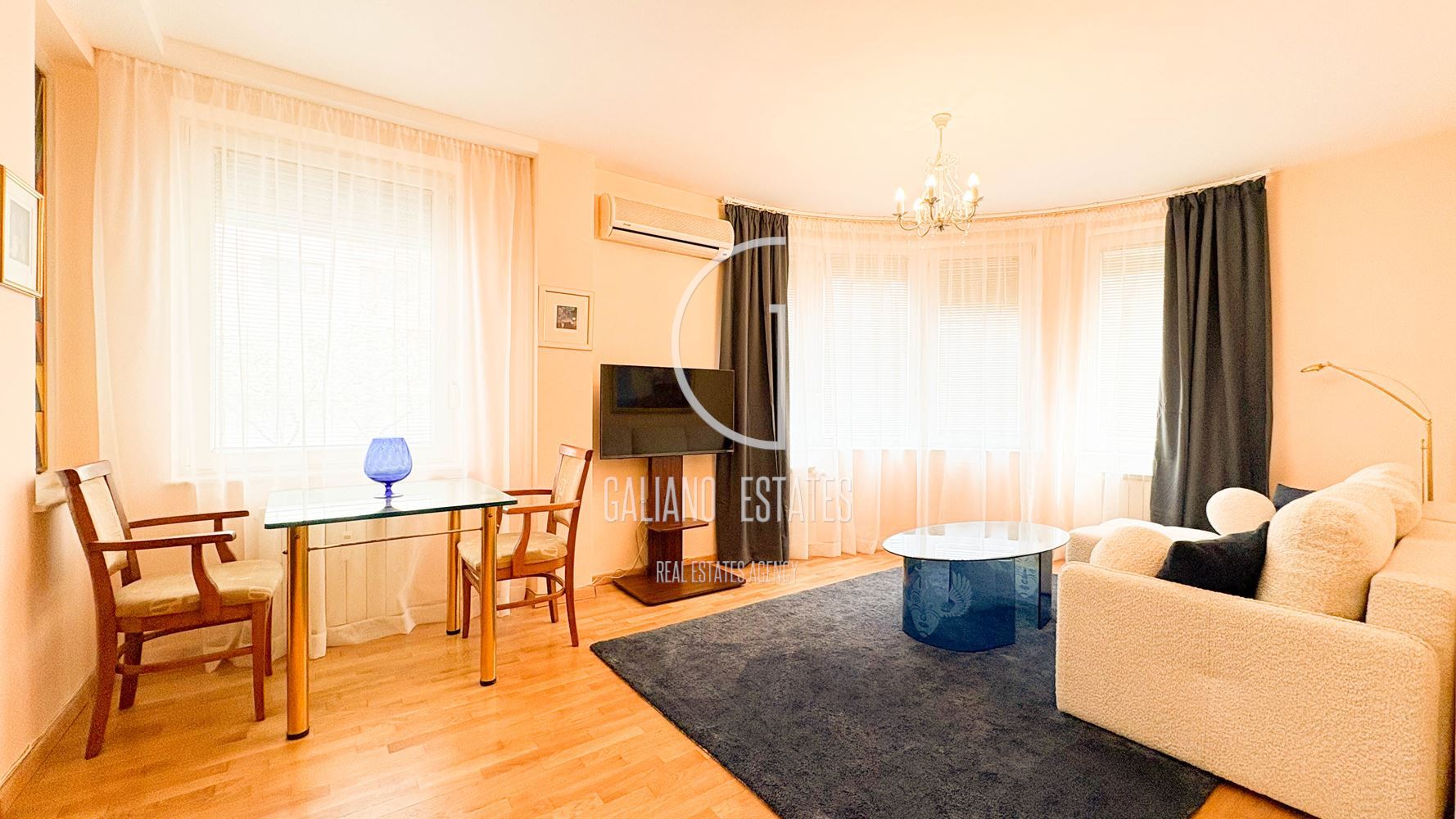 Уютен апартамент до Семинарията - 0