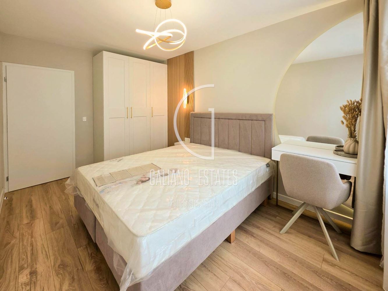 Стилен двустаен апартамент в Медицинска академия - 0