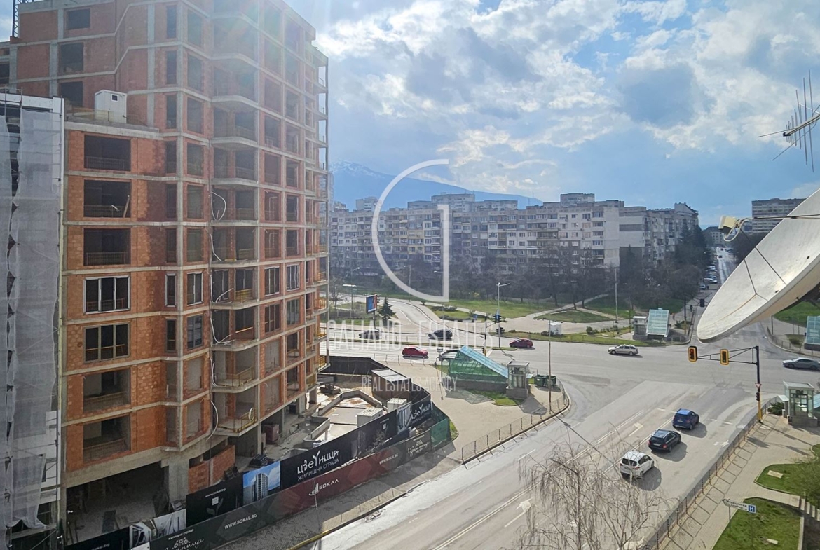 Слънчев двустаен апартамент в жк. "Младост 3" - 0