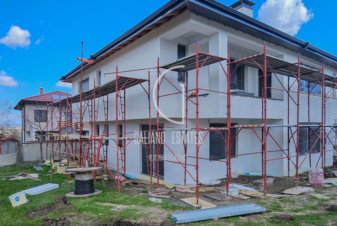 Елегантна еднофамилна къща в гр. Банкя - 0