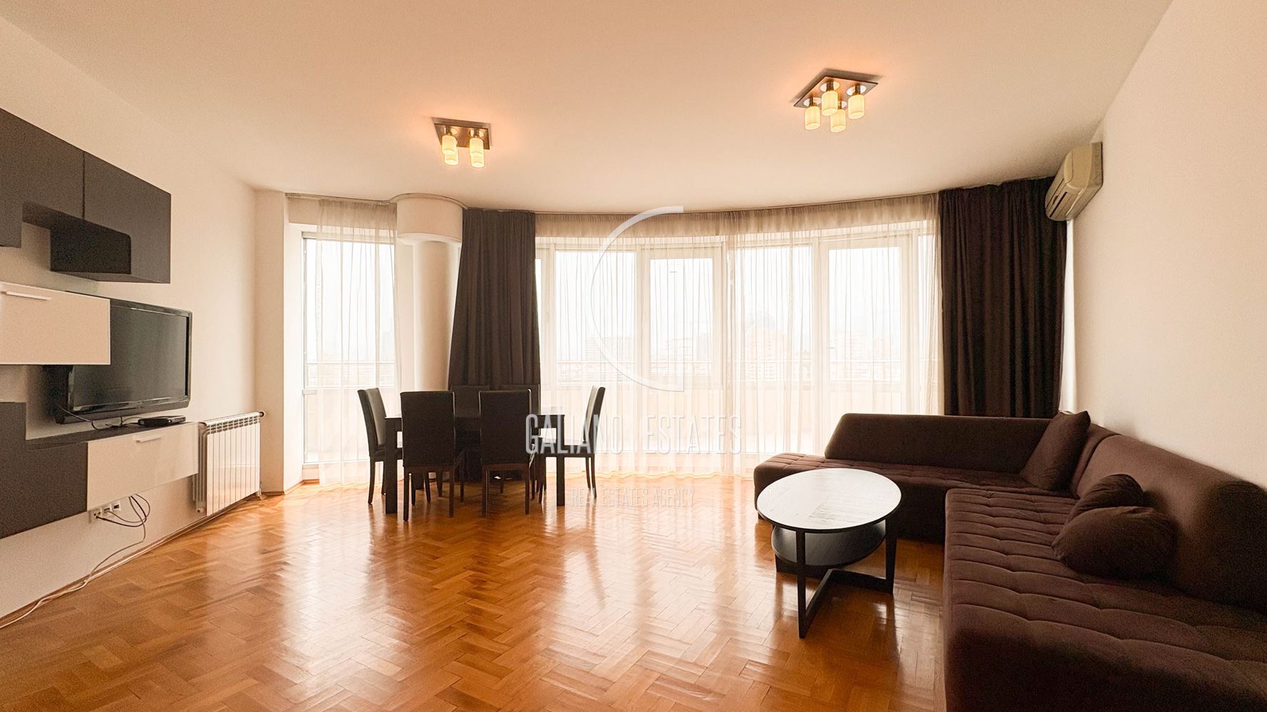 Просторен апартамент с прекрасна тераса в к-с Есте - 0