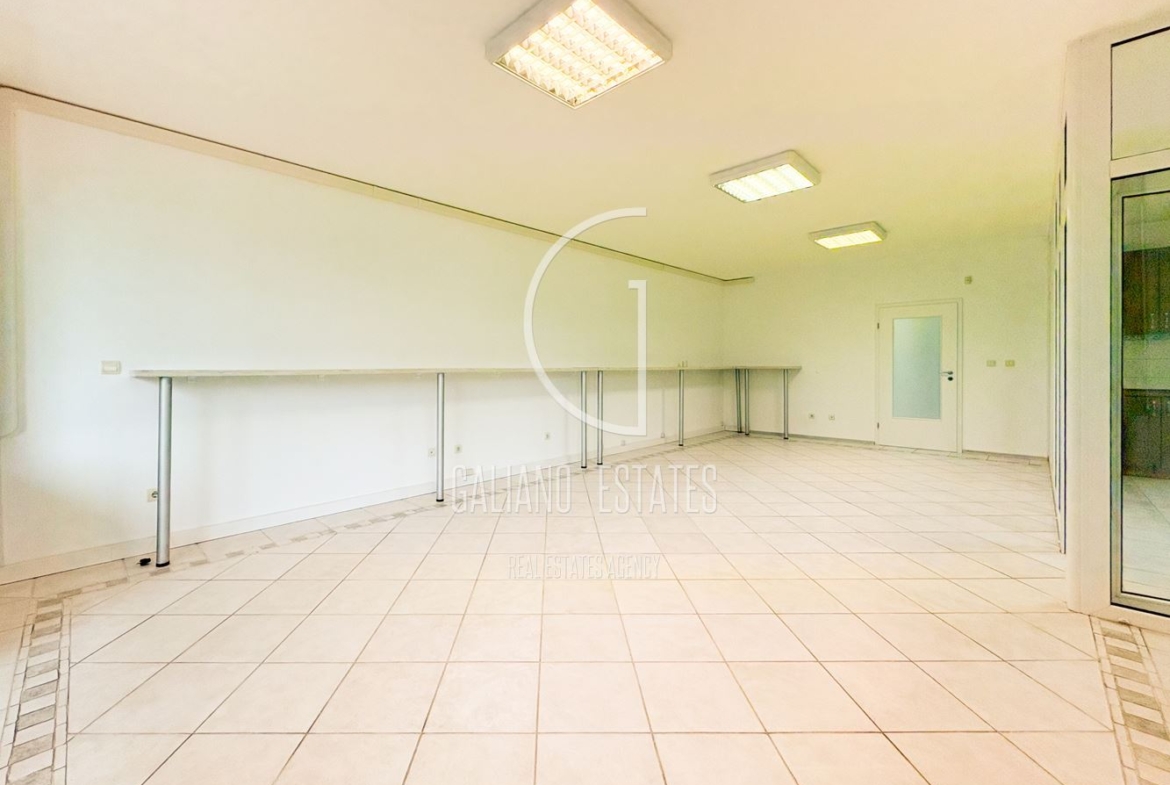 Просторен, светъл офис до метростанция Жулио Кюри - 0