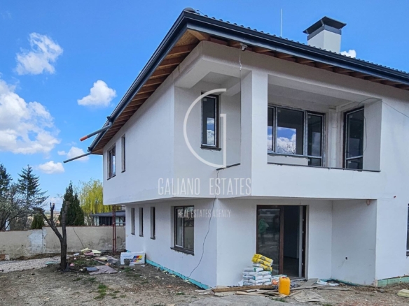 Елегантна еднофамилна къща в гр. Банкя - 0